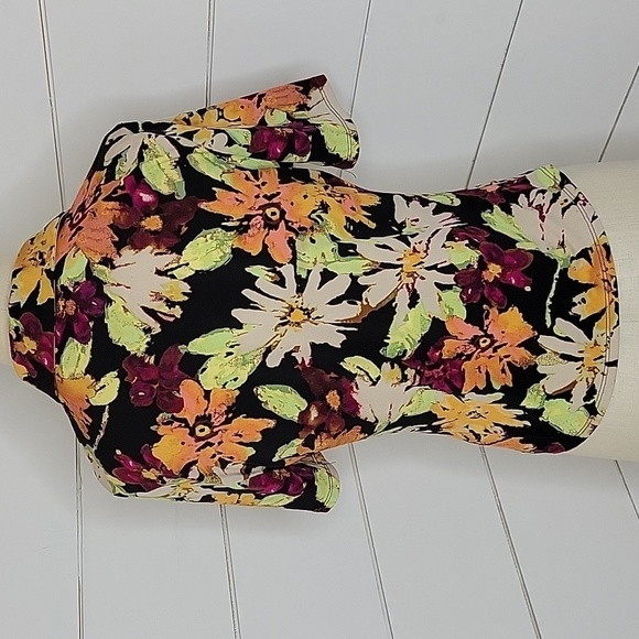 WAYF small floral blouse button down - Picture 2 of 5
